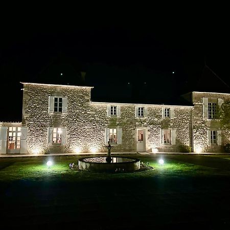Chateau De Lafont Suites Saint-Vivien  Εξωτερικό φωτογραφία