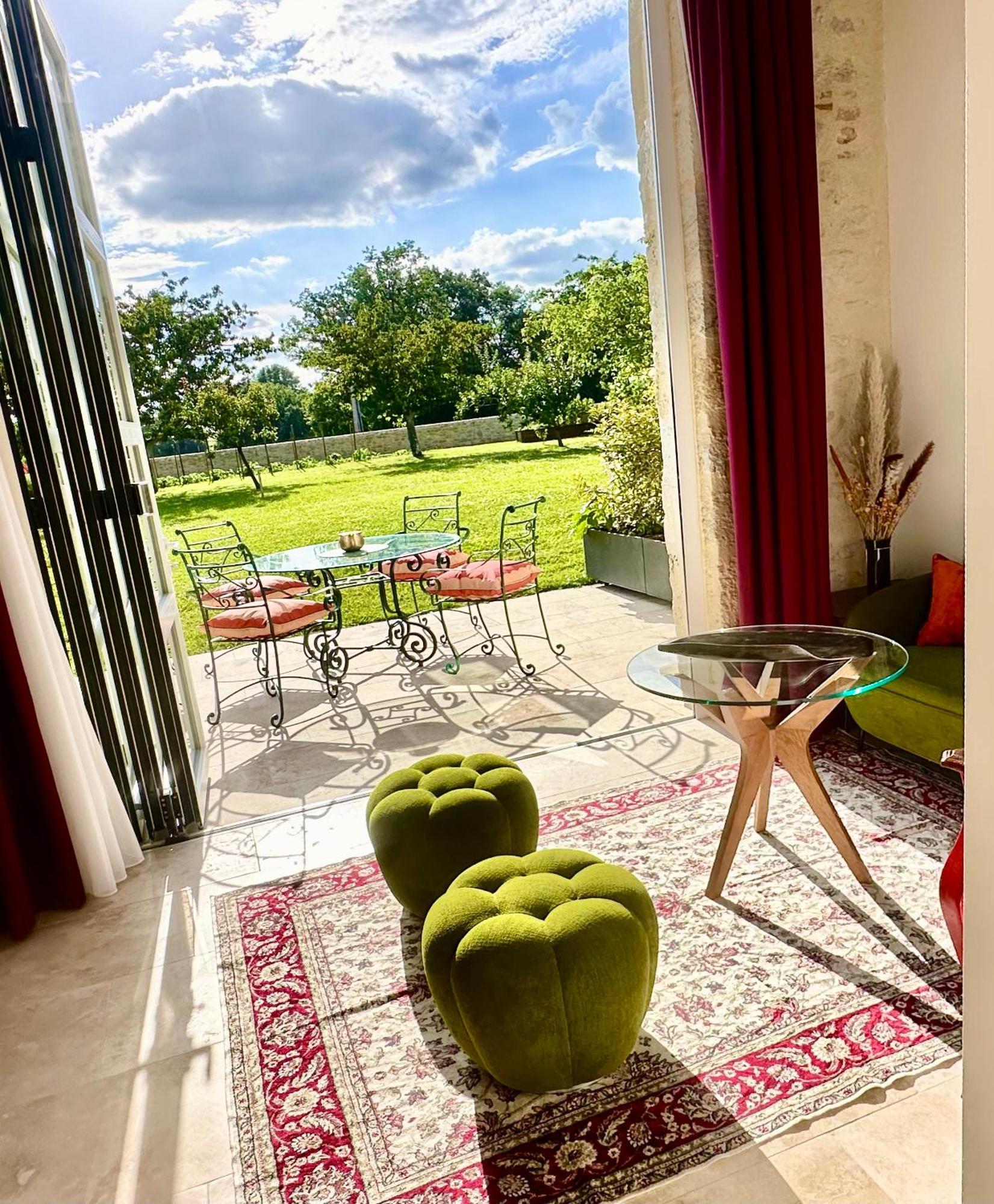 Chateau De Lafont Suites Saint-Vivien  Εξωτερικό φωτογραφία