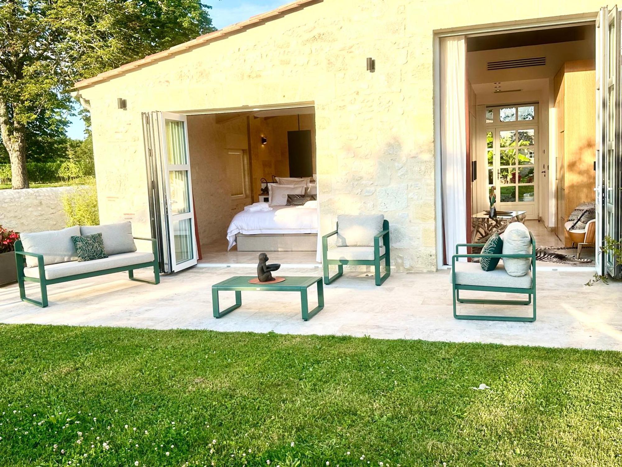 Chateau De Lafont Suites Saint-Vivien  Εξωτερικό φωτογραφία