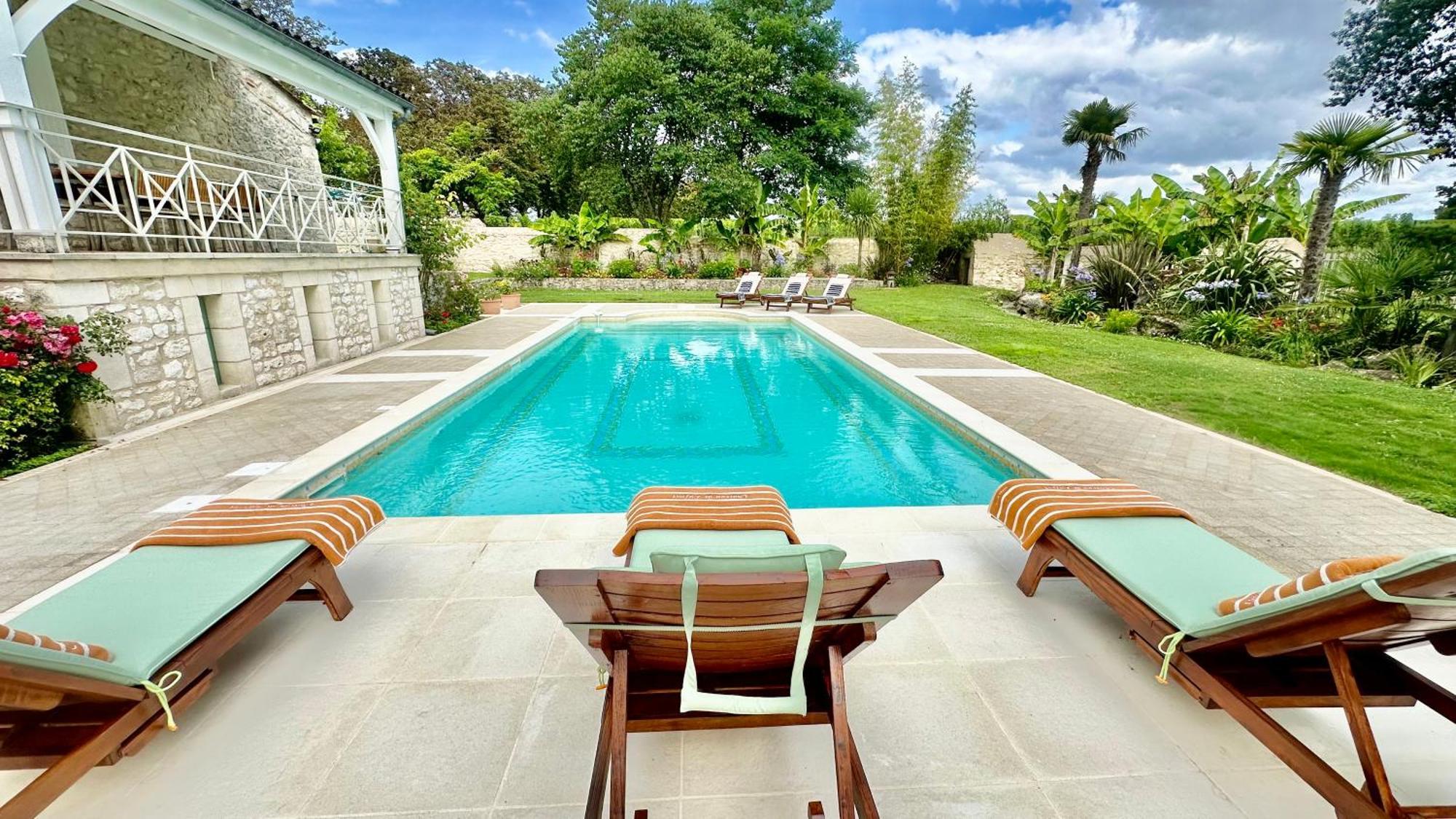Chateau De Lafont Suites Saint-Vivien  Εξωτερικό φωτογραφία