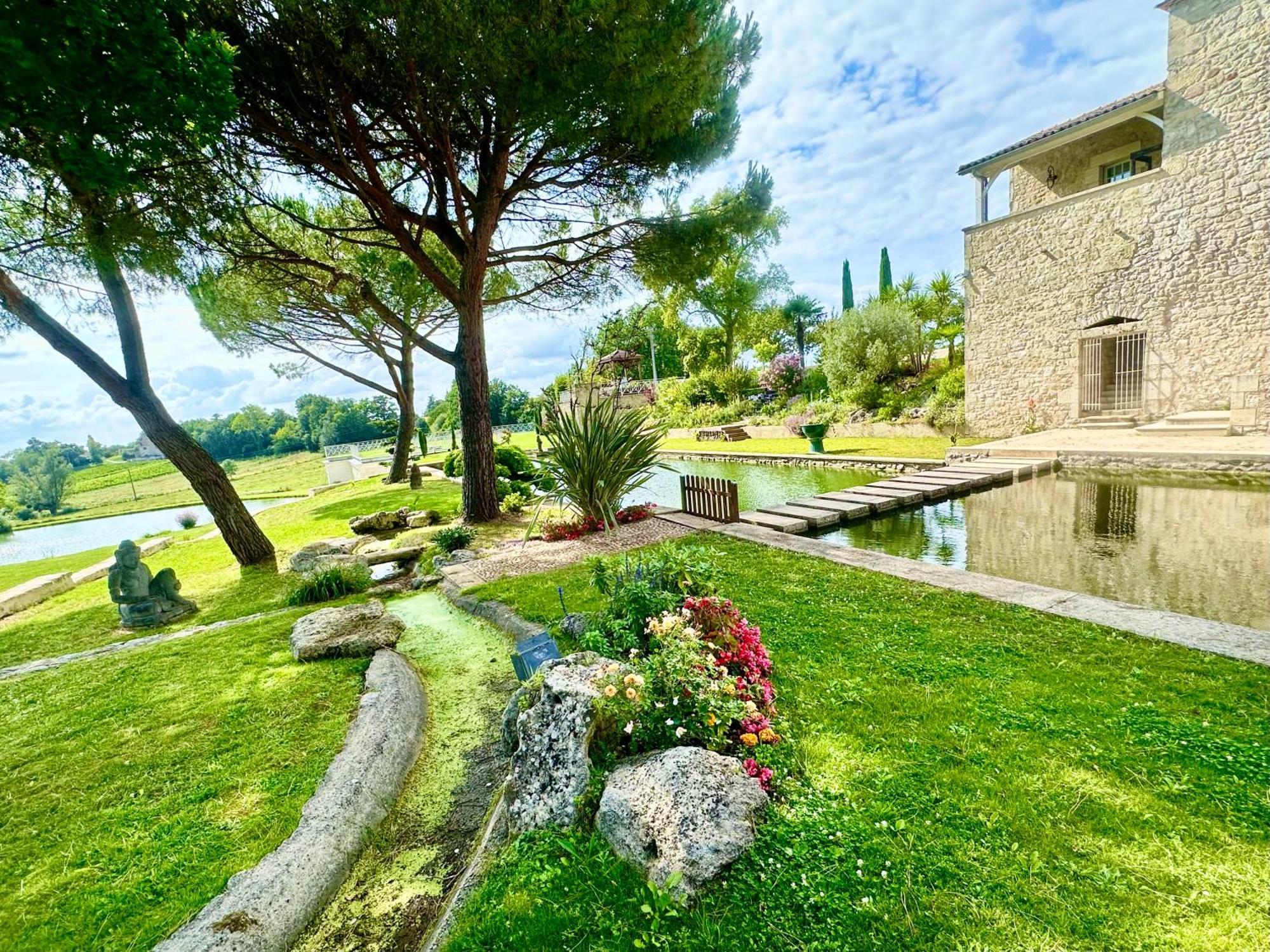 Chateau De Lafont Suites Saint-Vivien  Εξωτερικό φωτογραφία